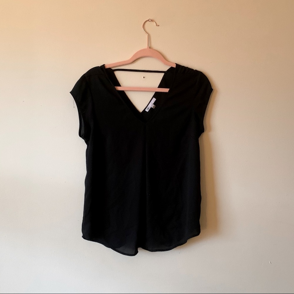 DR2 breezy sleeveless blouse